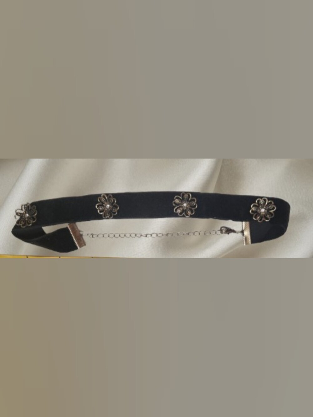 VINTAGE 90s Whimsigoth Black Velvet Flower Choker Necklace